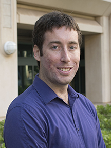 Seth Travis headshot